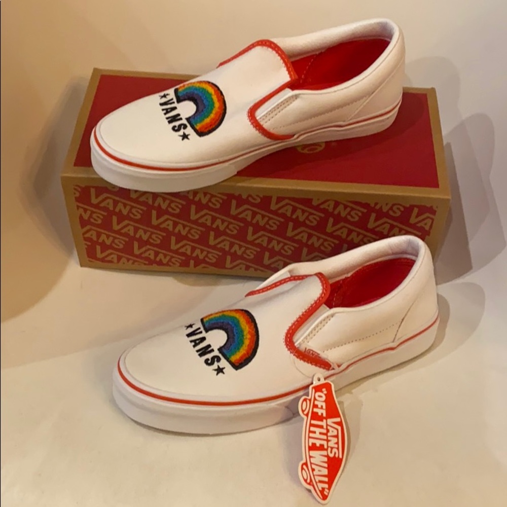 RARE Women’s 8.5 Rainbow Vans Off The Wall Shoes